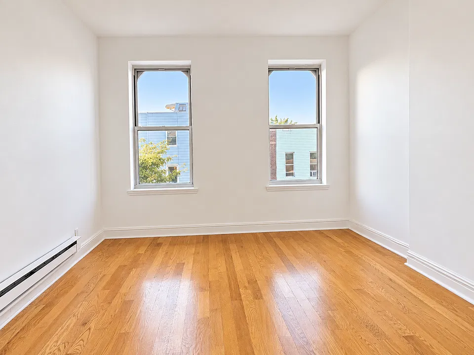124 Linden St #3R
