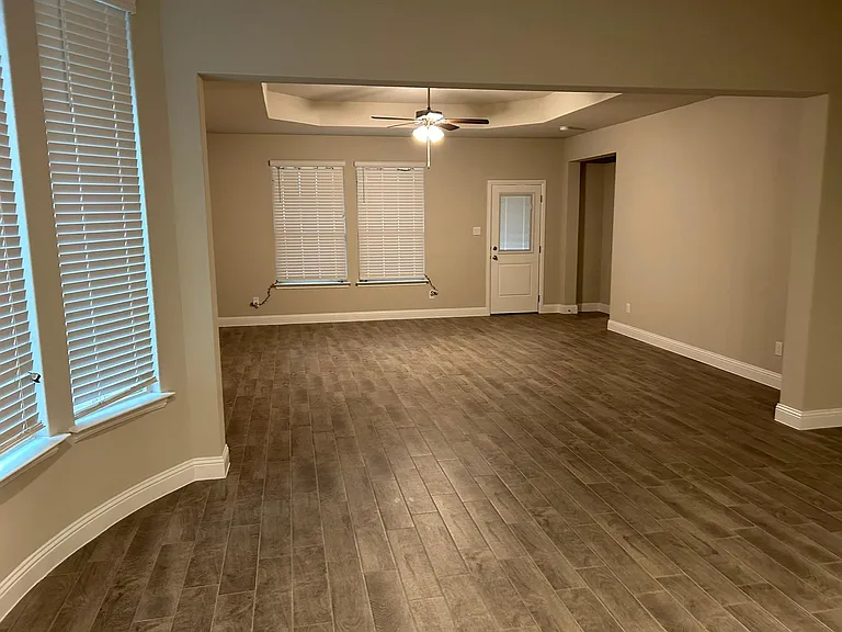 2032 Windsor Dr — Photo 5