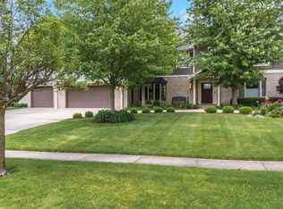 10 Smokey Ct, Bloomington, IL