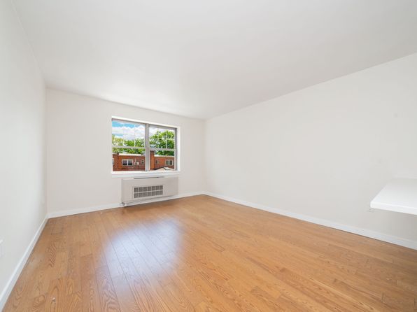 75-25 153rd St #306