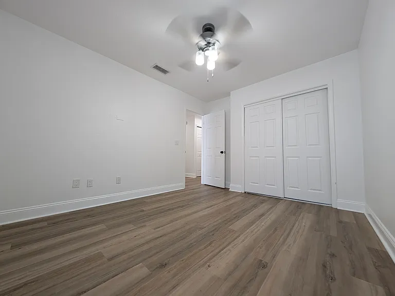 705 N Himes Ave — Photo 20