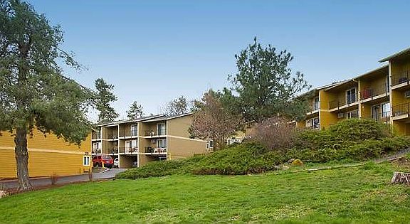 Gorgeous Complex