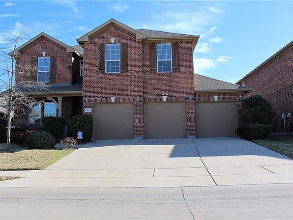 2nd image of 811 Clear Water Dr