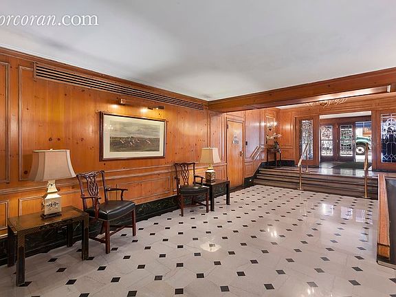 4th image of 157-163 E 72nd St #3J
