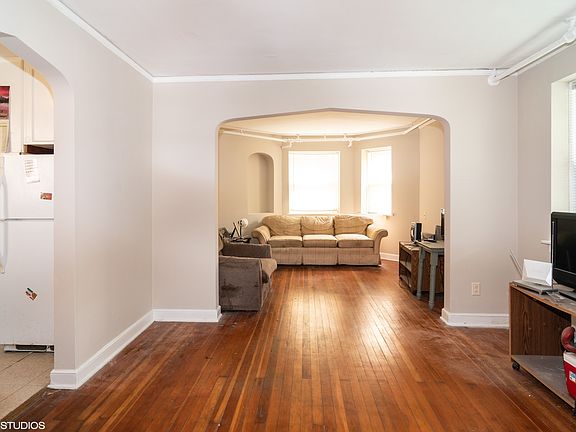 3rd image of 1041 Ferdinand Ave