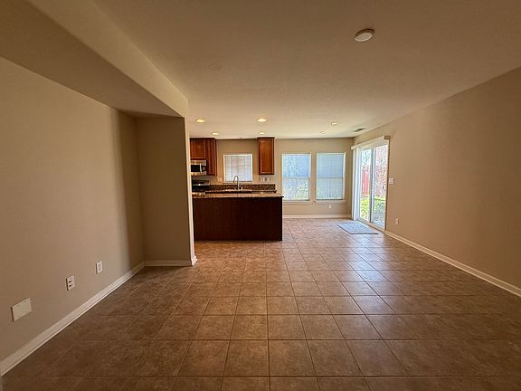 4th image of 8907 Grisom Way