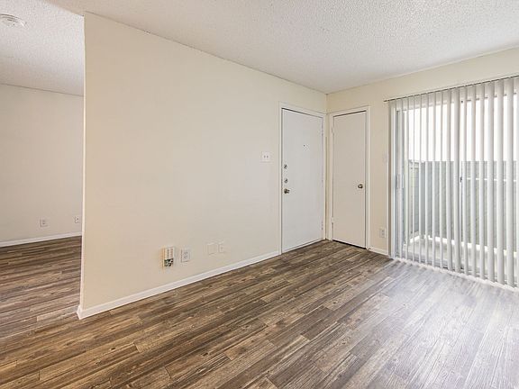 3rd image of 11838 Parliament St APT 1306