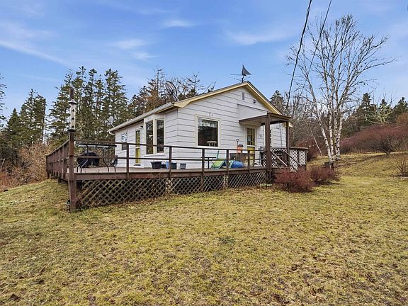 3rd image of 135 Redmonds Rd