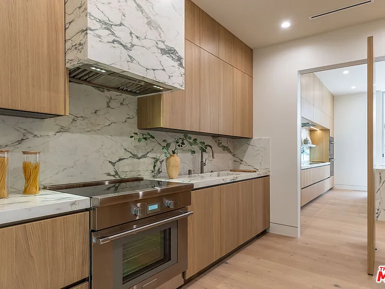 634 Moreno Ave — Photo 9