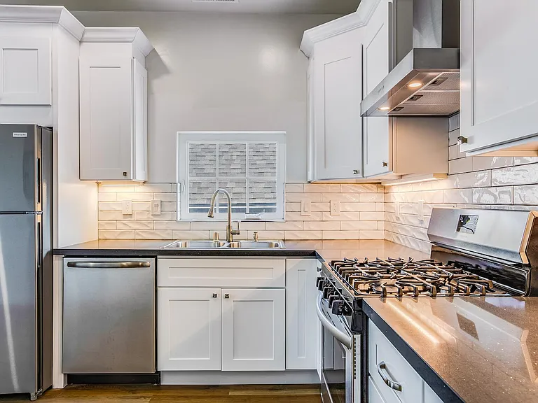 3408 Adeline St #3408 — Photo 6