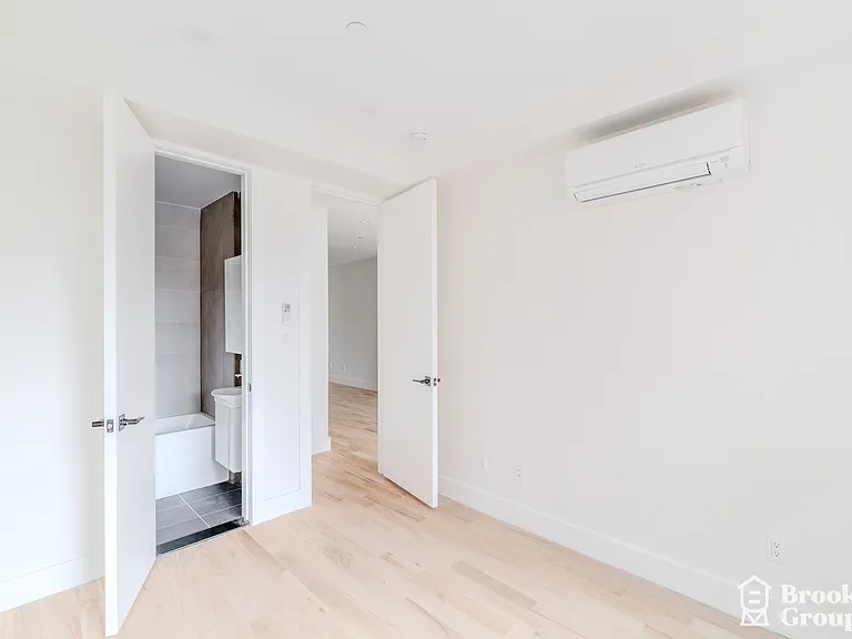 123 Park Ave #4B — Photo 6