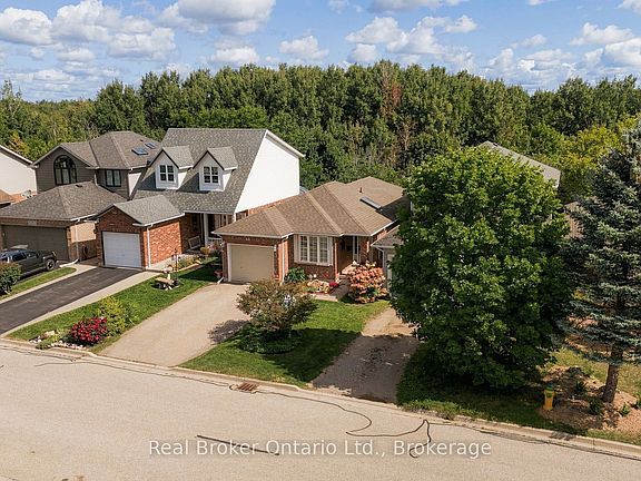 3rd image of 42 Fletcher Ct