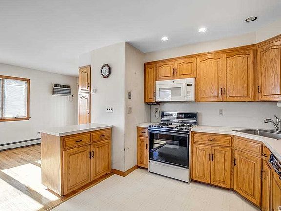 5th image of 21 Caffrey Ave