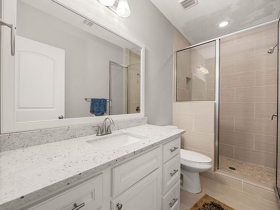 4th image of 2208 Bellefontaine St Unit A