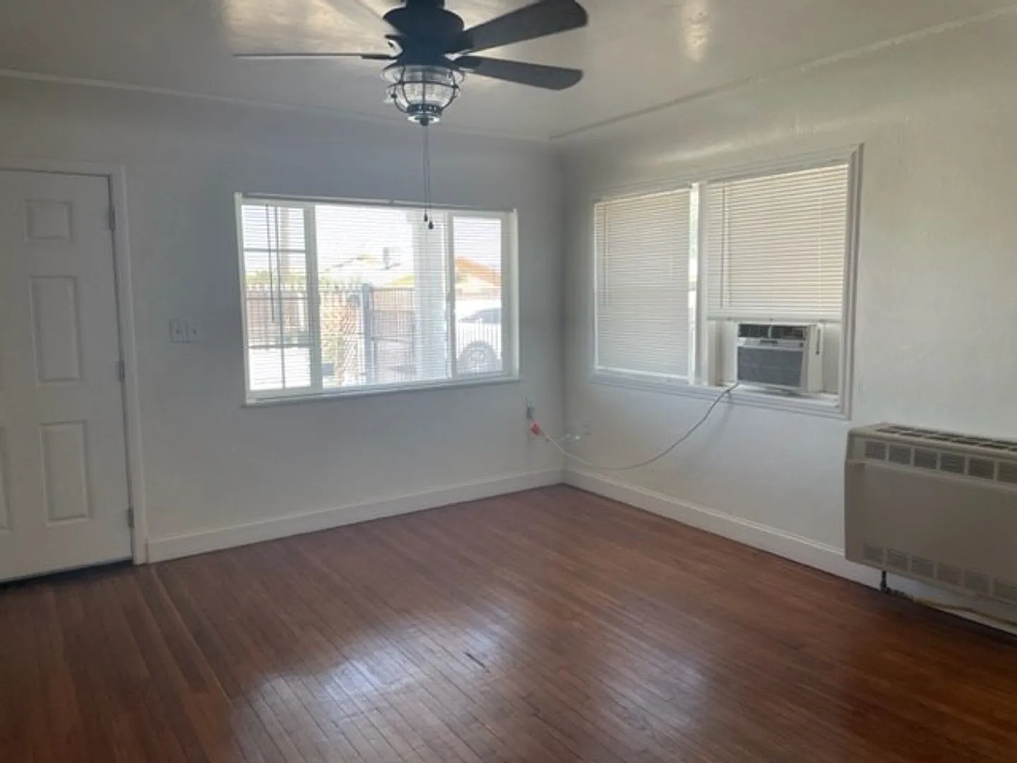 2 Bedroom/1 Bath Home - $1495 Per Month! — Photo 3