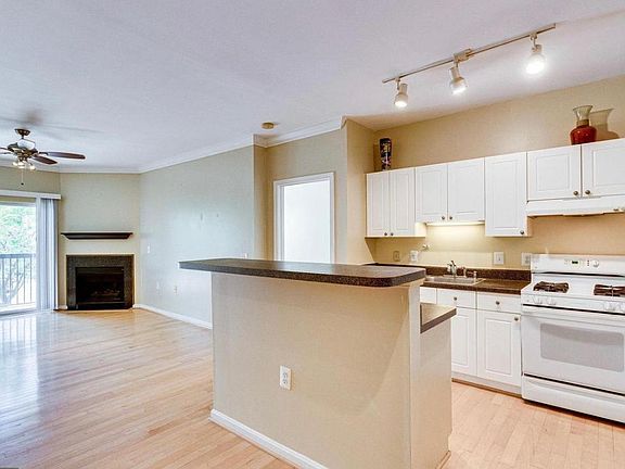 5th image of 3851 Aristotle Ct #1315
