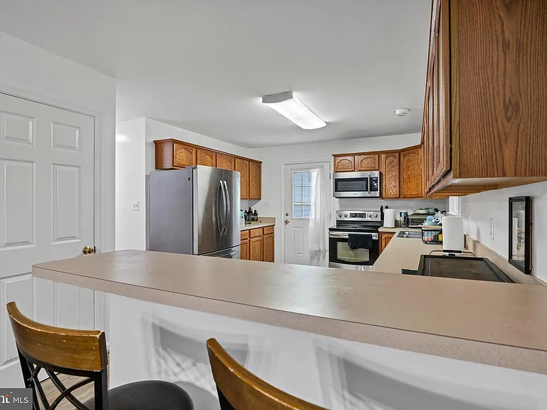 583 Norwich Dr — Photo 12