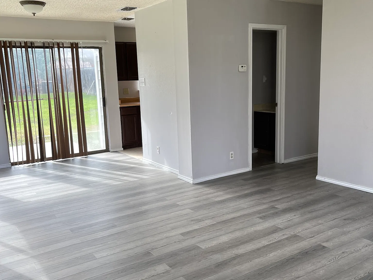 3 bed, 2.5 bath, 1177 sqft, $1,400 — Photo 3