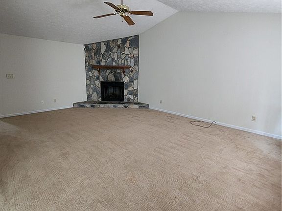 4th image of 6605 Omni Ct