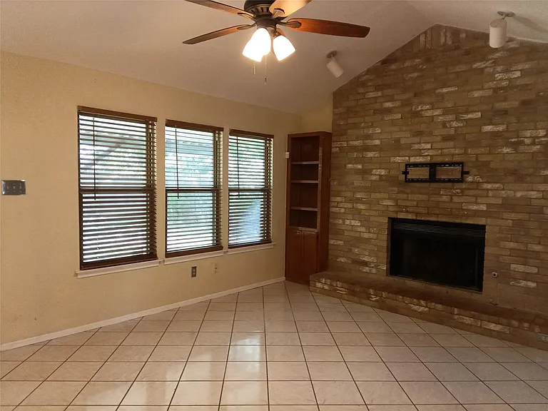 514 Maple Run — Photo 11
