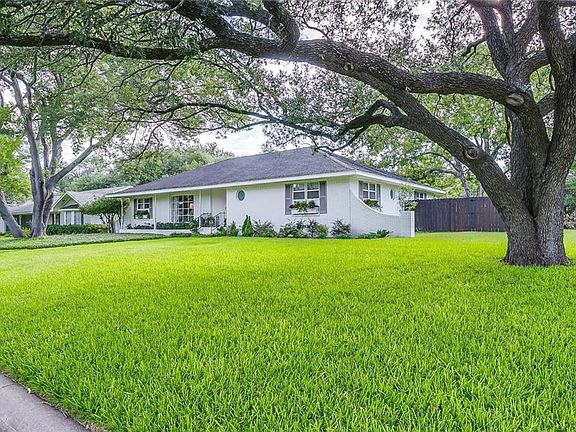 3rd image of 4221 Hildring Dr W