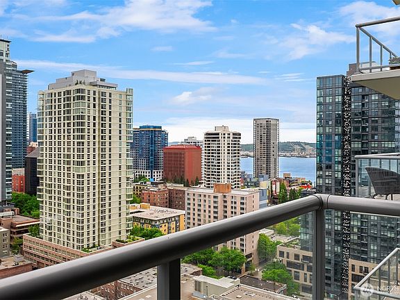 5th image of 583 Battery Street #2208N