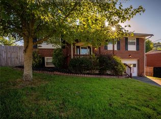 304 Caroline Dr, Hurricane, WV 25526