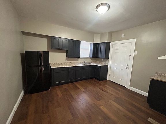 5th image of 1324 Beech Ave