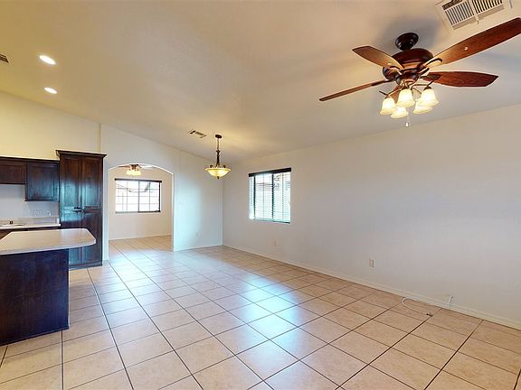 5th image of 2430 E Bermudez St