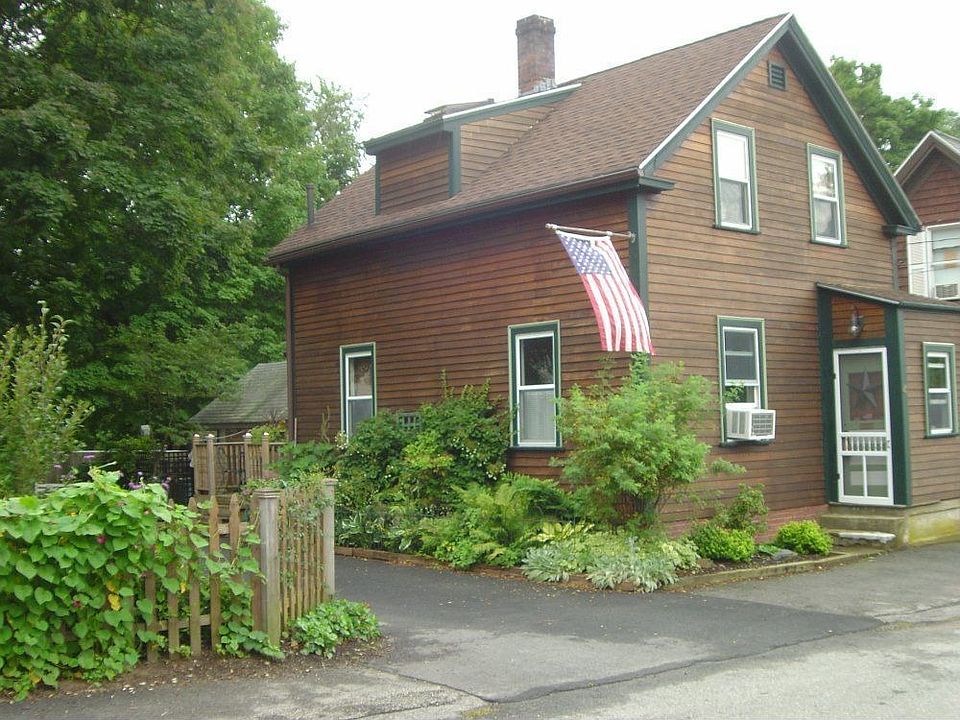 For Sale: 4 Warren Street, Ipswich, MA 01938