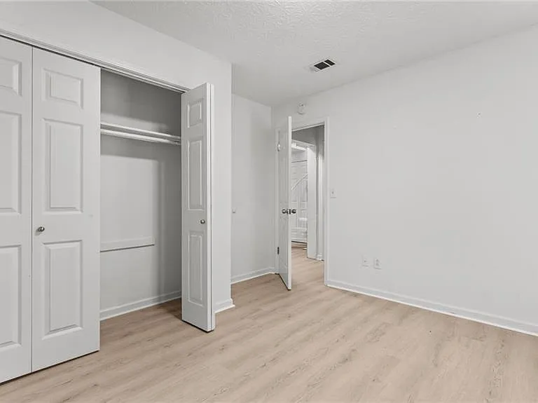 216 Goshen Ln — Photo 18
