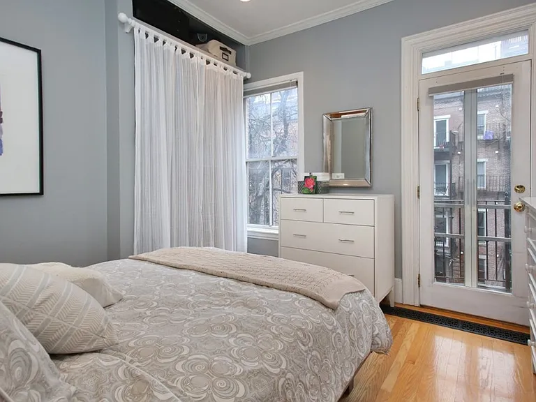 208 W Springfield St #3 — Photo 4