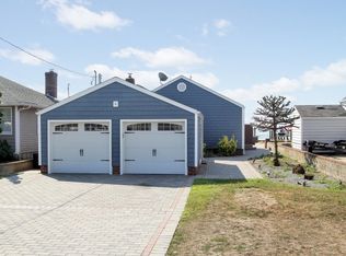 65 E Beach Promenade, Lindenhurst, NY 11757