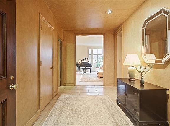 3rd image of 2434 Saint Charles Ave APT 202
