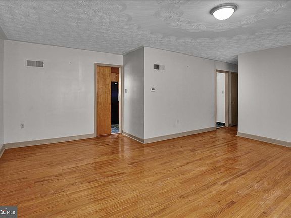 4th image of 1428 Lorraine Rd