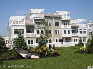 138 Compass Pl, Far Rockaway, NY 11692