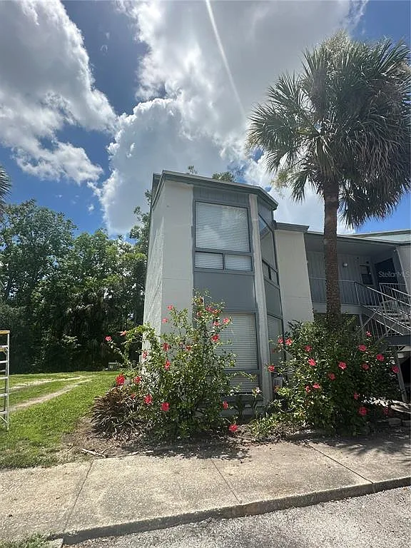 Building Photo - 2526 Lemon Tree Ln #L