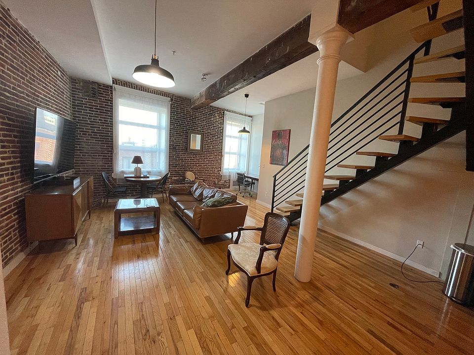 1st image of 828 N Hancock St #5