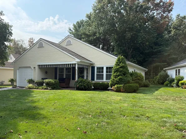 17 Chipmunk Dr, Brick, NJ 08724