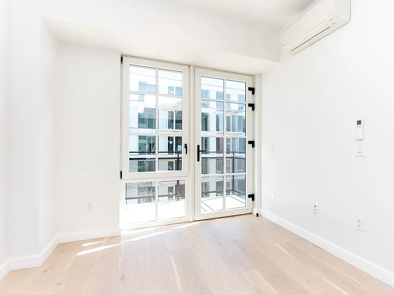 37-25 32nd St #3C — Photo 3