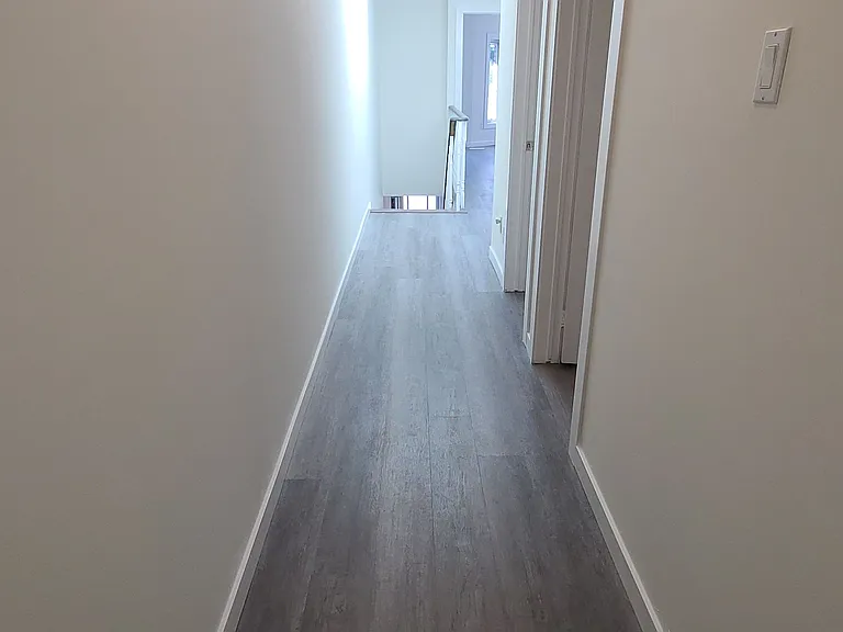 31 Torrens Ave — Photo 17