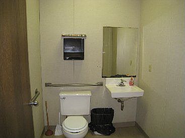 4th image of 106 W Park Dr