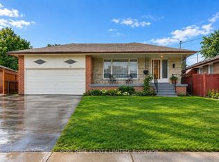 16 Pipestone Pl, Toronto, ON M9W 3V4