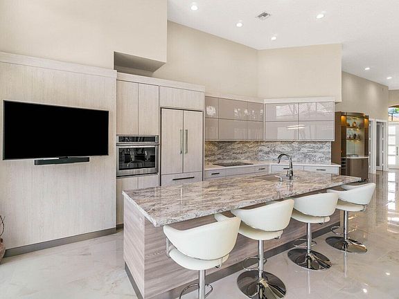 5th image of 16886 Knightsbridge Lane