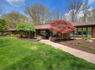 8425 Dalepoint Rd, Independence, OH 44131