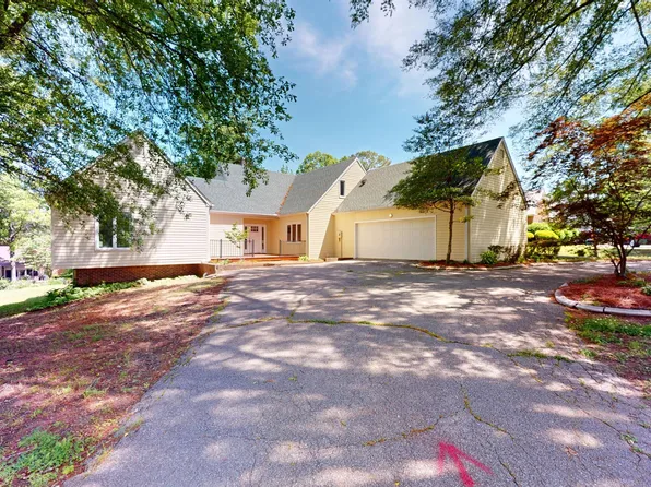 1040 Thorntree Dr, Dyersburg, TN 38024