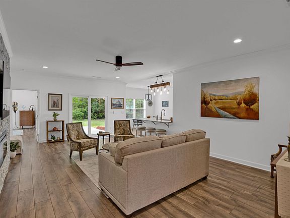 3rd image of 226 Rawls Dr