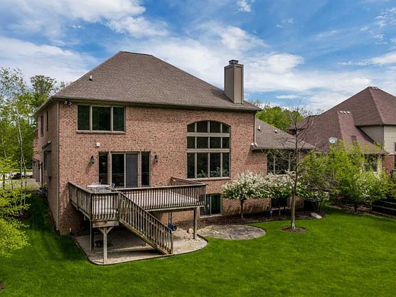 2nd image of 2323 Woodview Ln