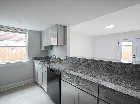 4th image of 3720 Bunkerhill Dr