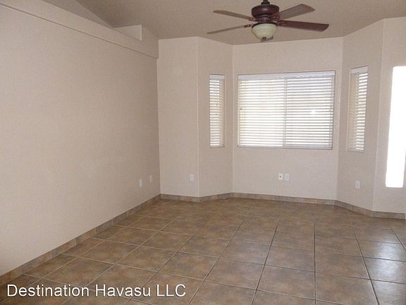 4th image of 3250 Maverick Dr